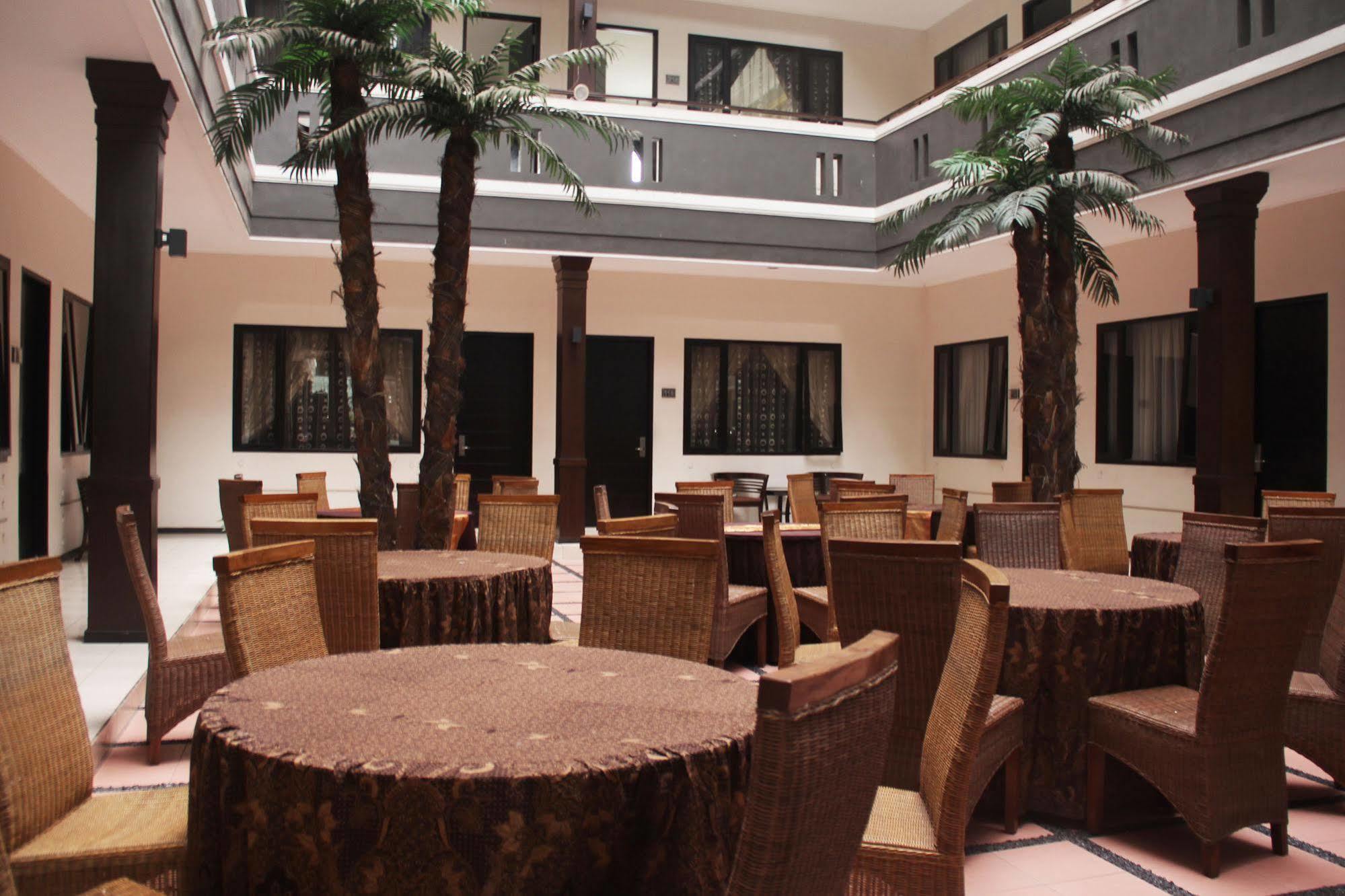 Zen Rooms Grand Hotel Lembang Exterior photo